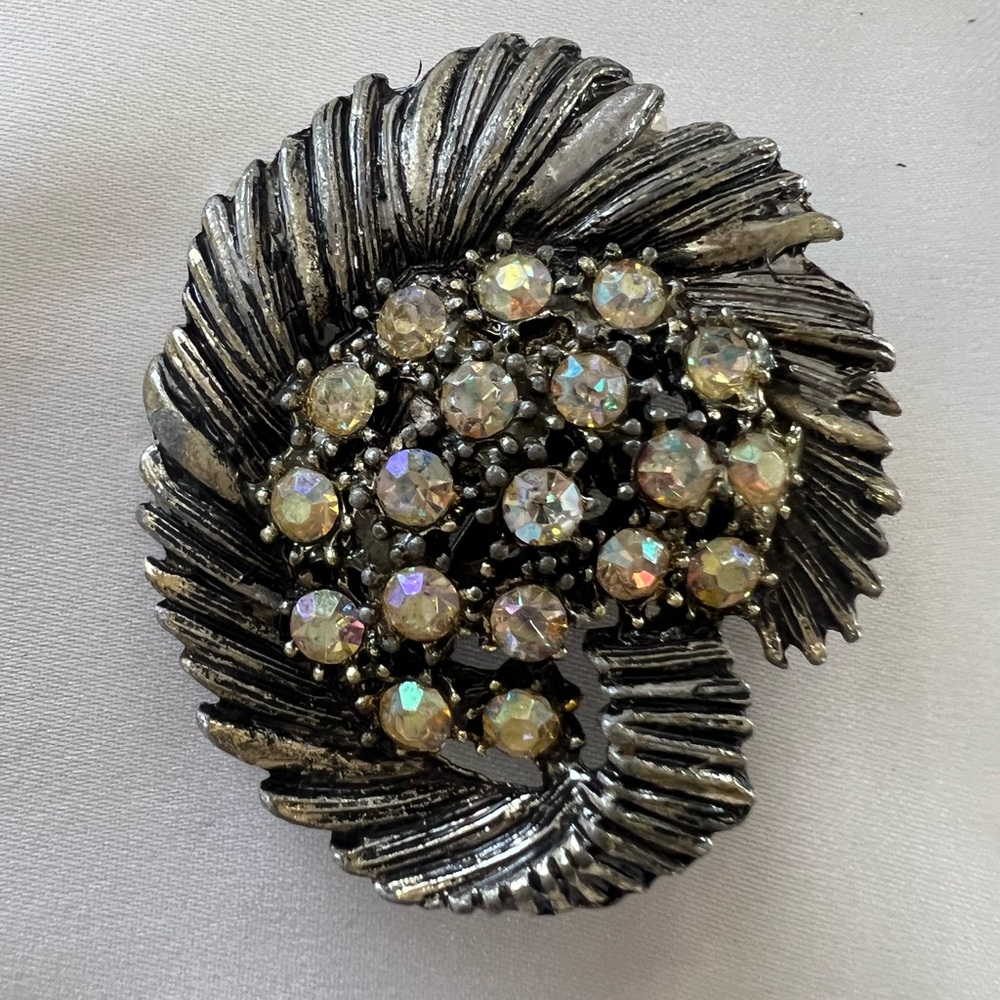 Metal Clustered Brooch